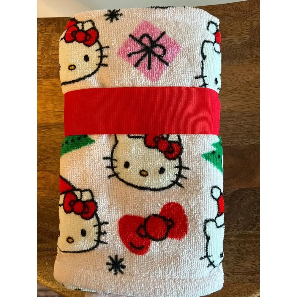 Hello Kitty Christmas Holiday‎ Hand Towels 2-Pack White Red Festive Design 16x28